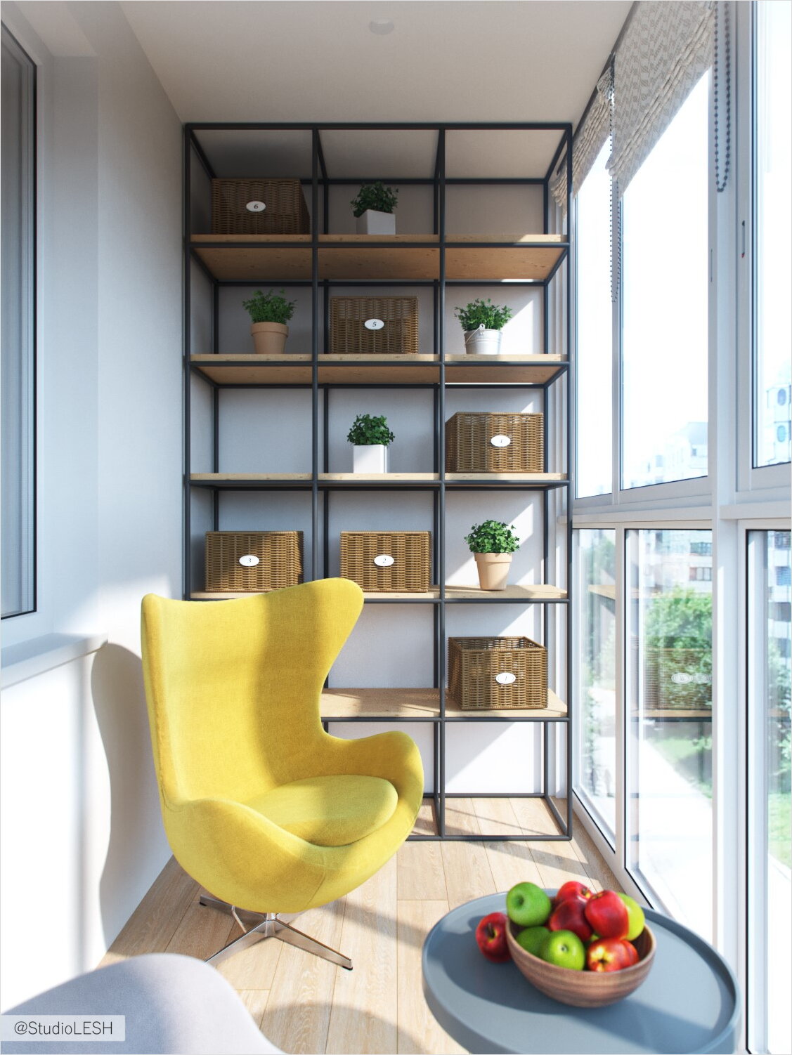 Яркое кресло на балконе