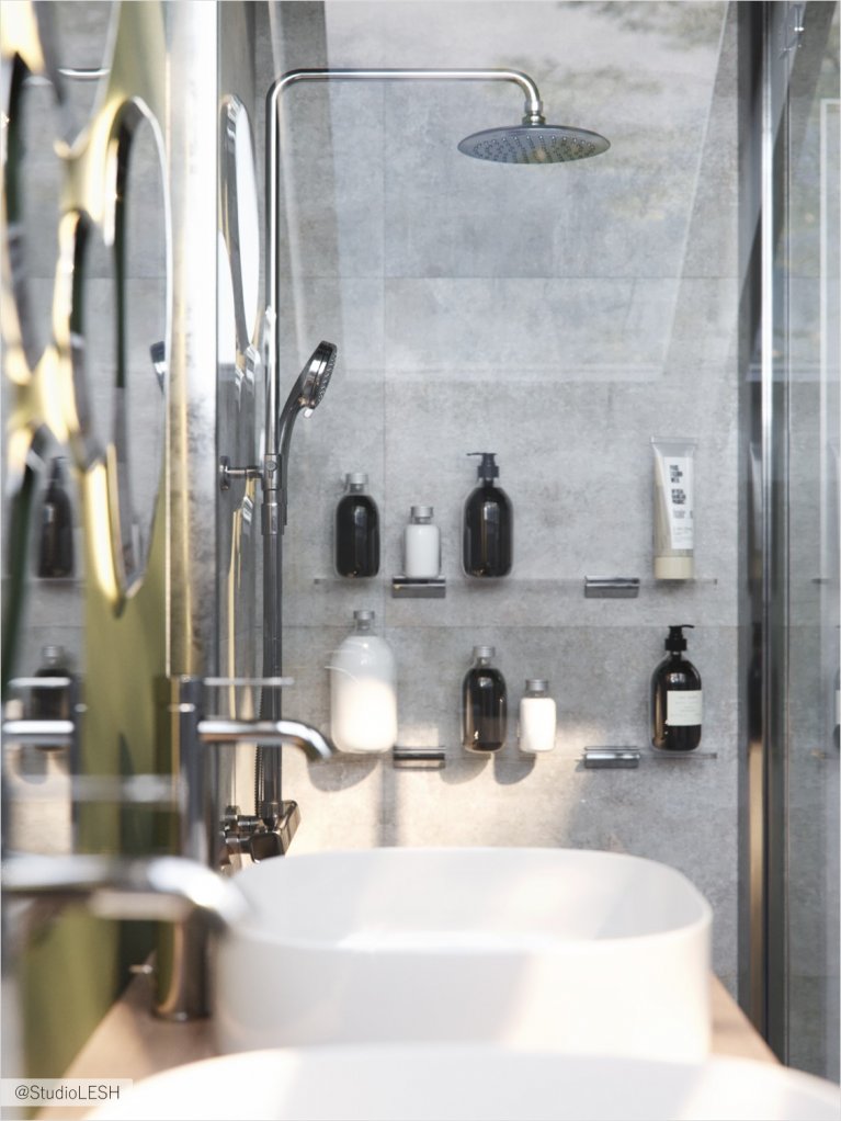 Солнечная полка с ванными принадлежностями в просторной душевой