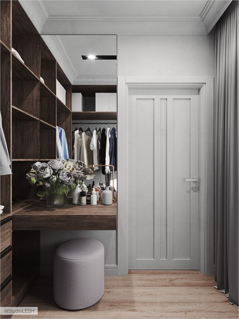 Туалетный столик в гардеробной комнате