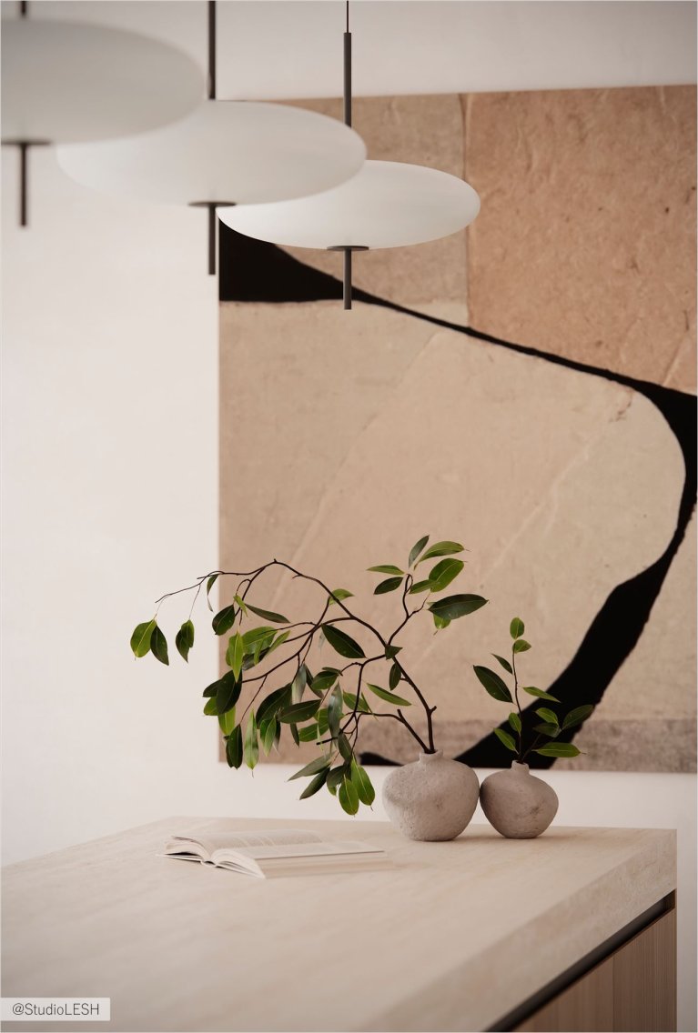 Минималистичный дизайн кухни со светлыми стенами и деревянным полом