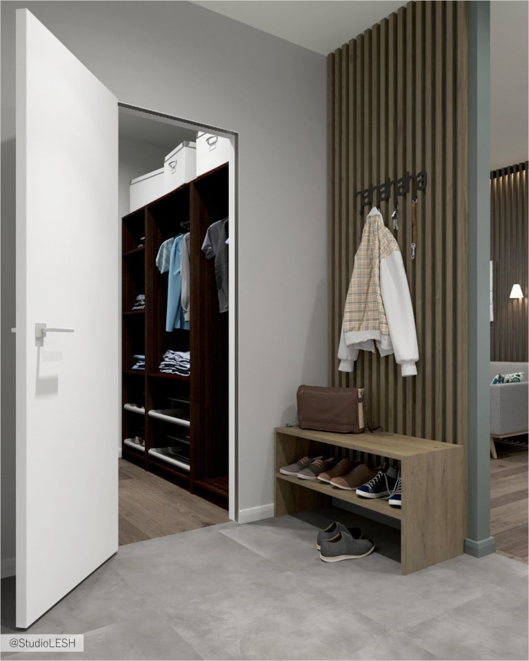 Прихожая с деревянными рейками