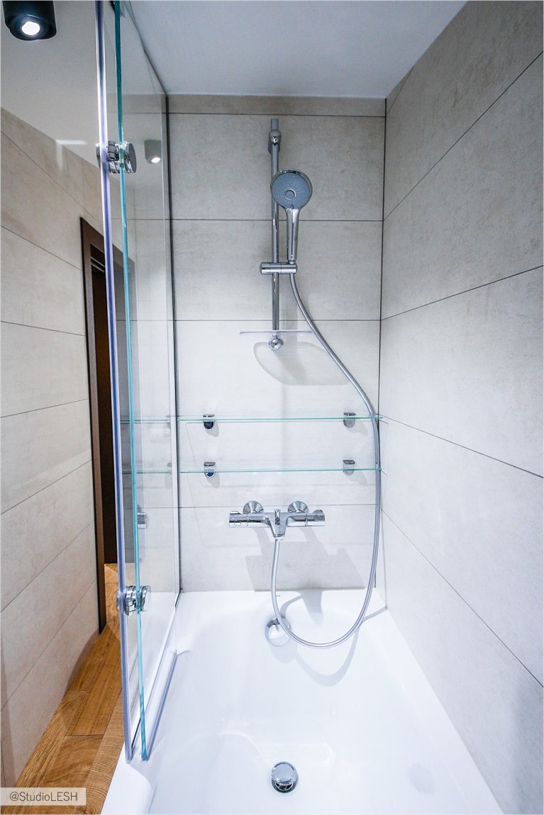 Комбинация ванны с душем