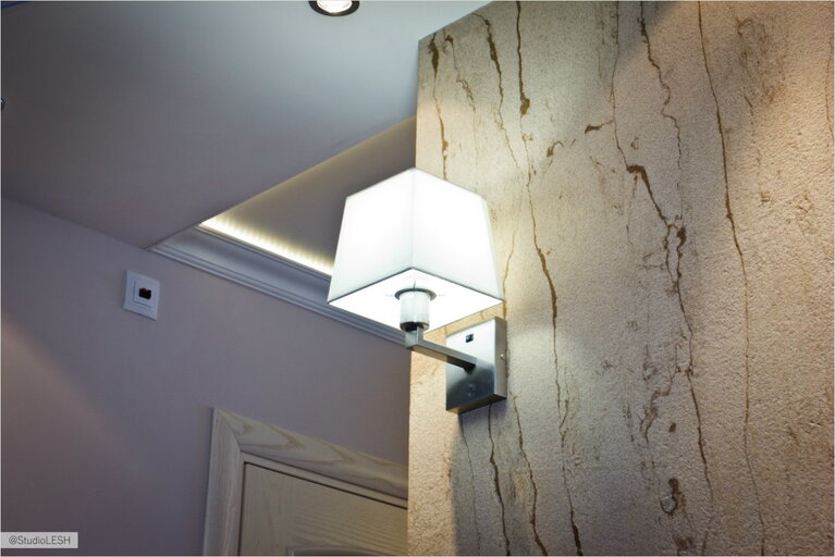 Бра, стена из песчаника